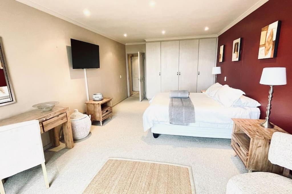 Exquisite Villa At Pinnacle Mossel Bay Bagian luar foto