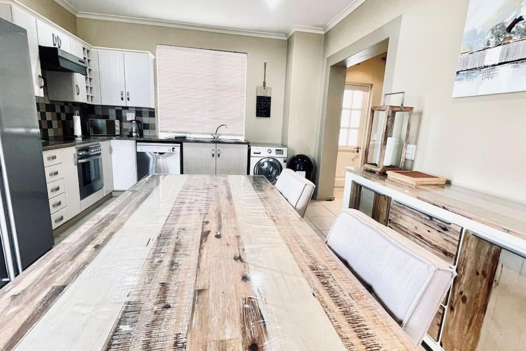 Exquisite Villa At Pinnacle Mossel Bay Bagian luar foto