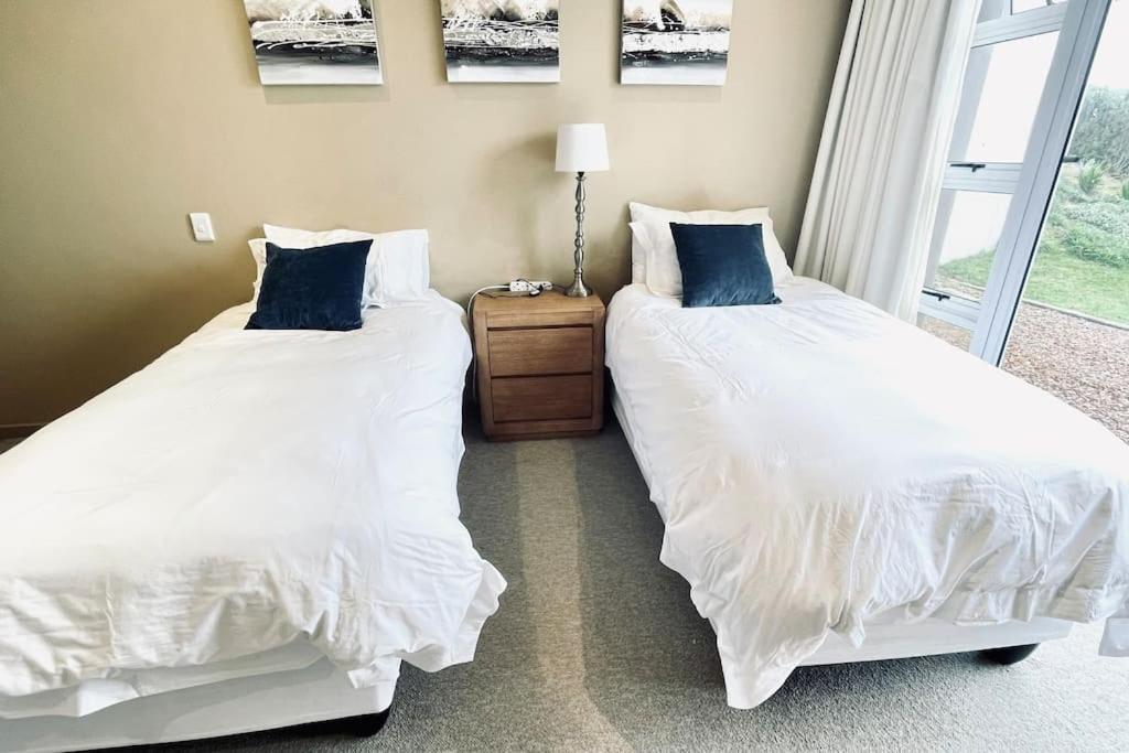 Exquisite Villa At Pinnacle Mossel Bay Bagian luar foto