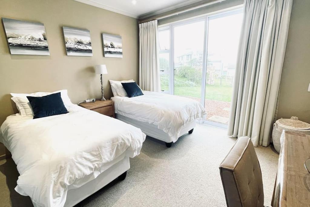 Exquisite Villa At Pinnacle Mossel Bay Bagian luar foto
